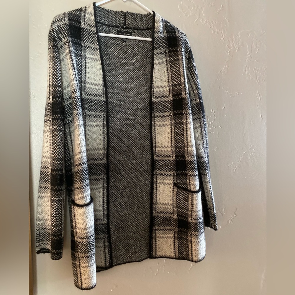Lucky Brand| xs| black/white cardigan| worn once| great condition.